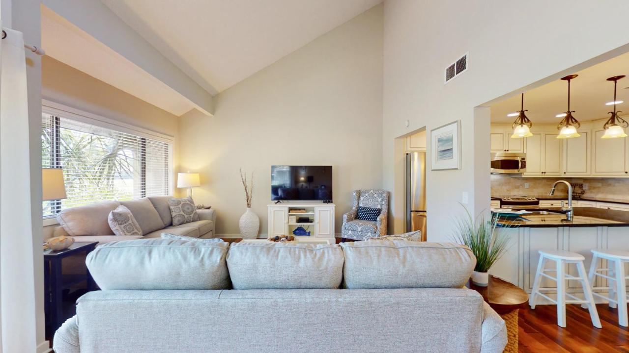 | 284 Turnberry Village