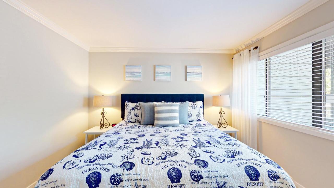 | 284 Turnberry Village