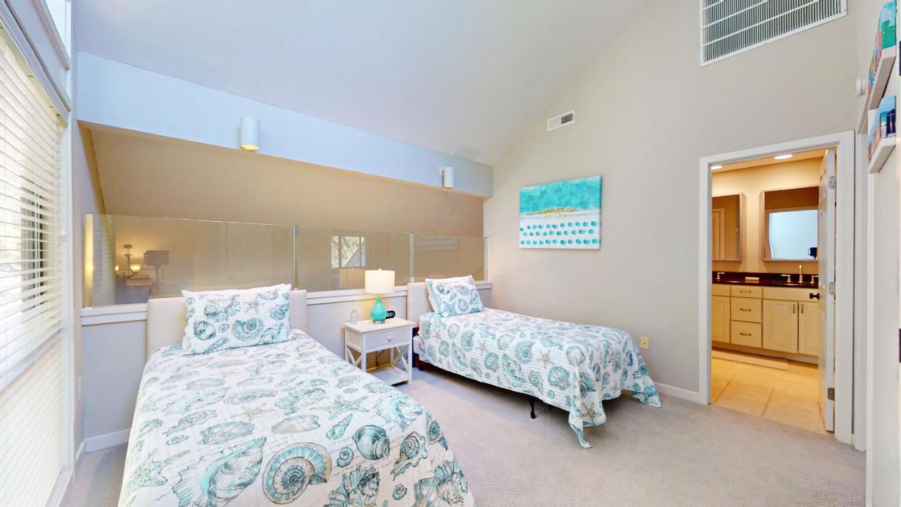| 284 Turnberry Village