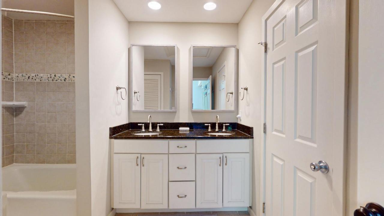 | 284 Turnberry Village