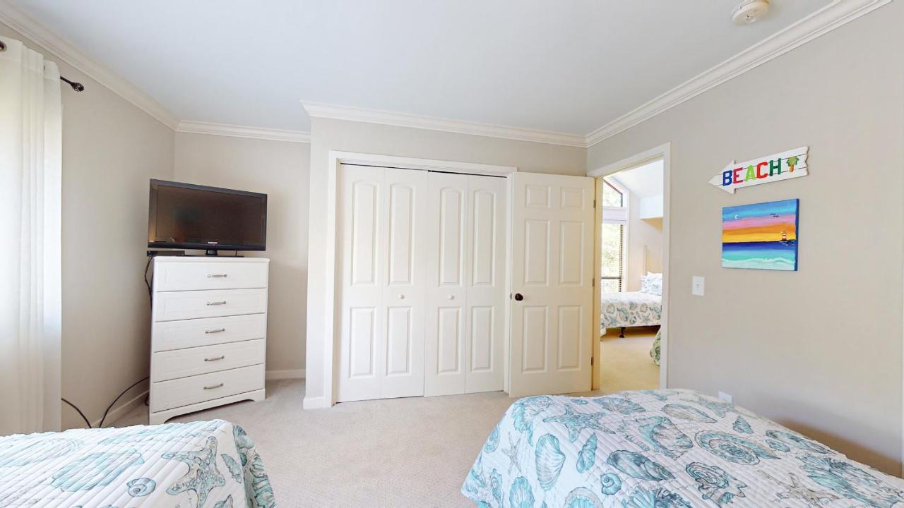 | 284 Turnberry Village