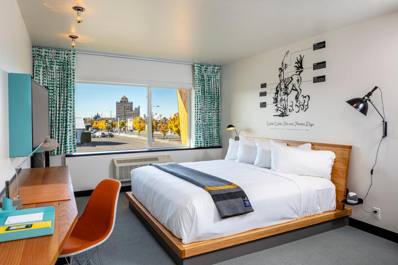 Standard King Room at The FINCH