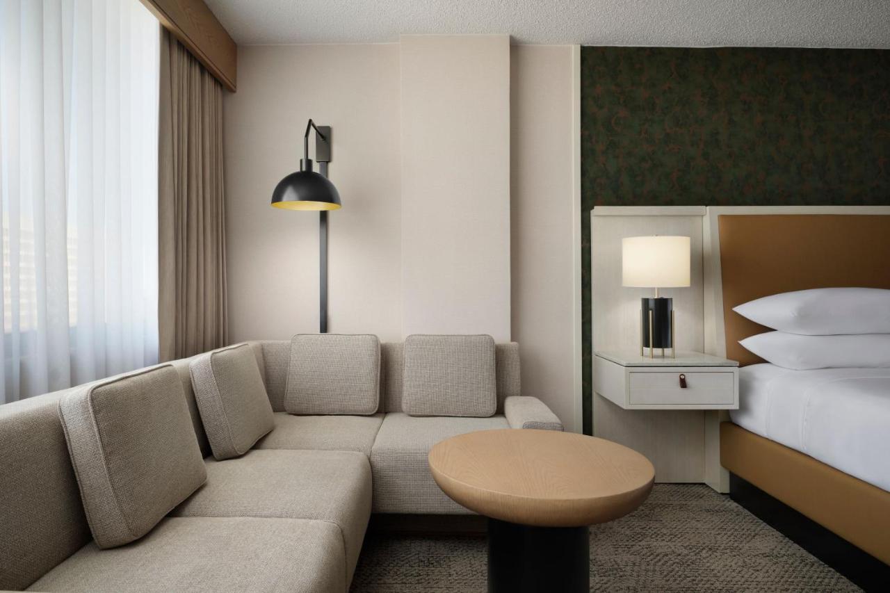 Executive, Guest room, 1 King at Sheraton Grand Nashville Downtown