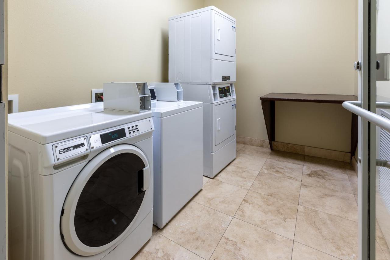 | La Quinta by Wyndham Houston New Caney