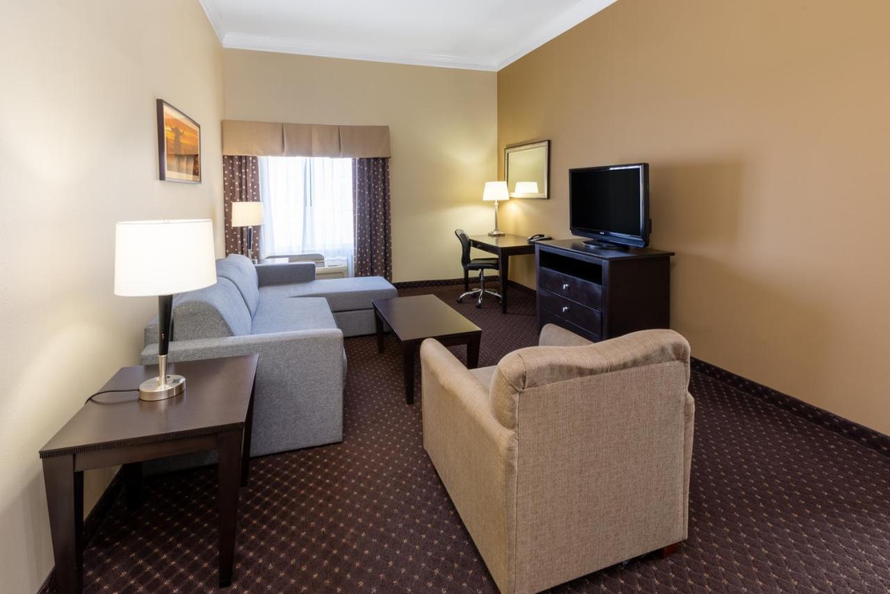 | La Quinta by Wyndham Houston New Caney