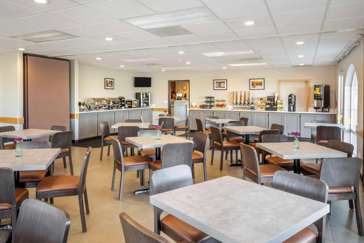 | Eagle's View Inn & Suites