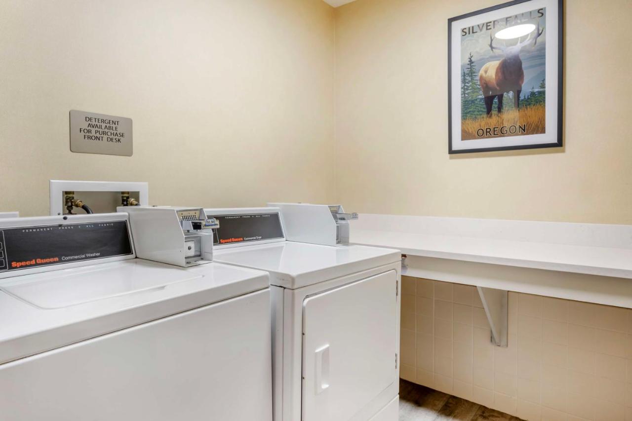 | Eagle's View Inn & Suites