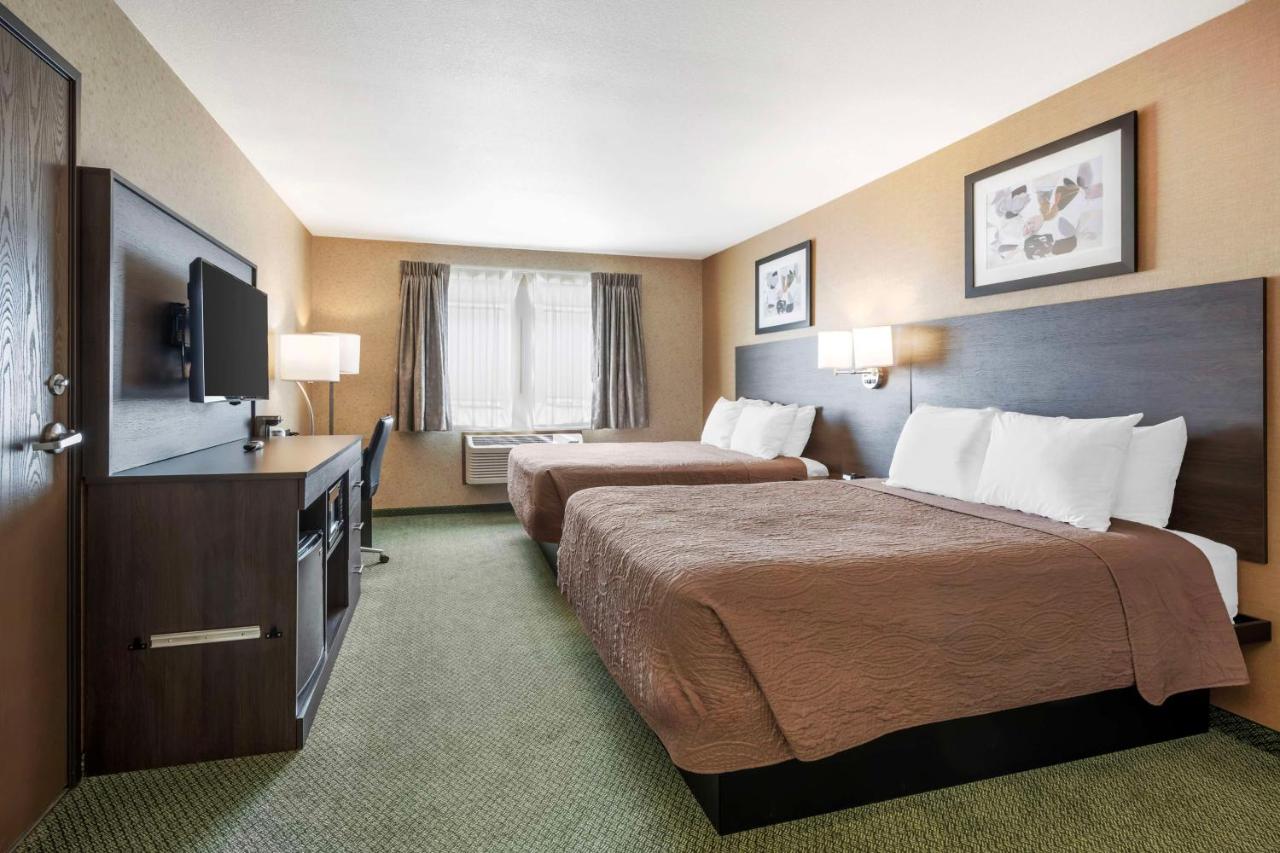 | Eagle's View Inn & Suites