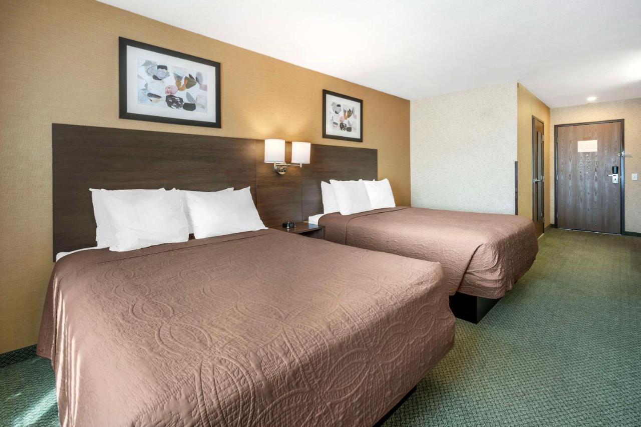 | Eagle's View Inn & Suites