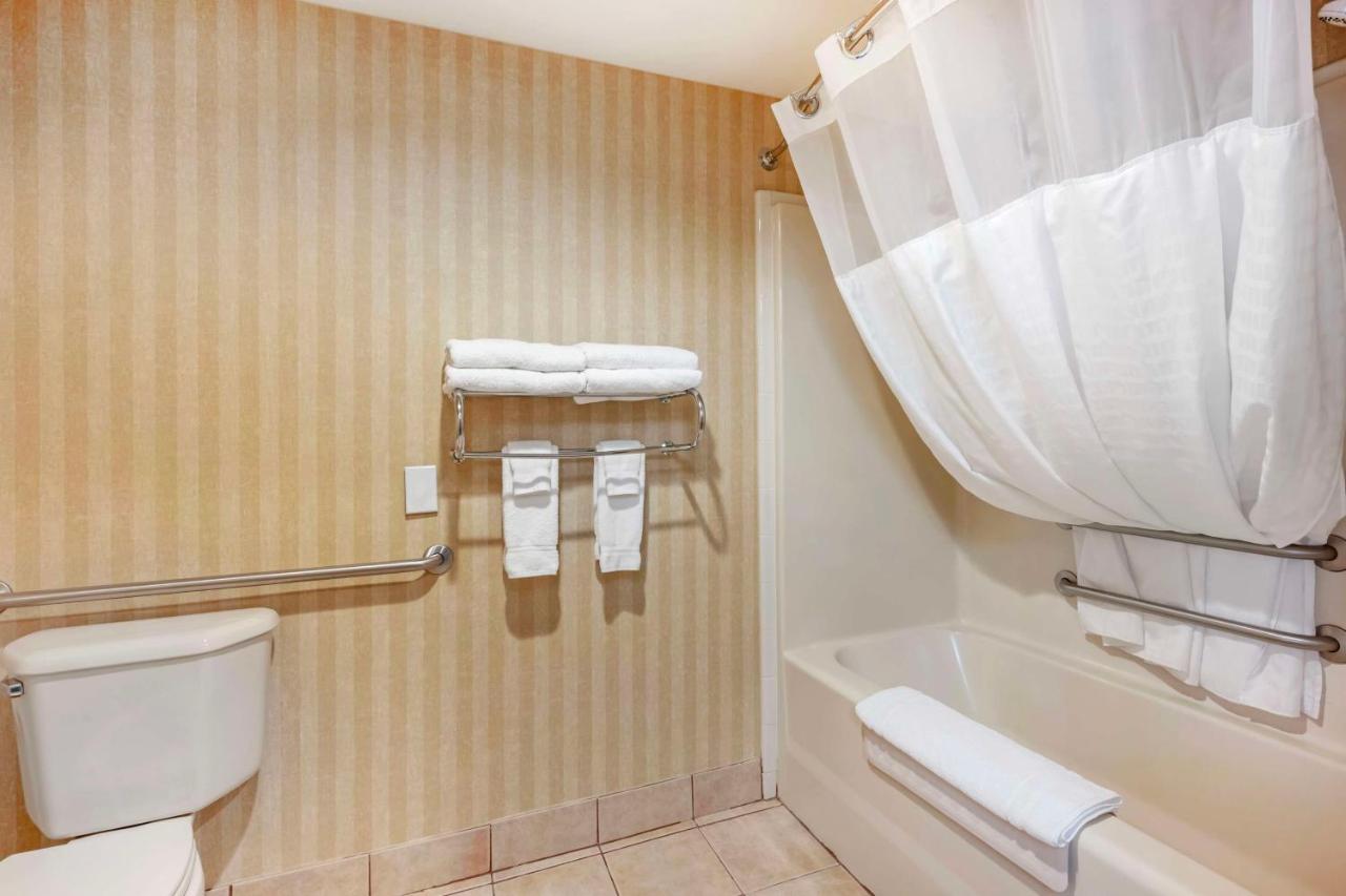 | Eagle's View Inn & Suites