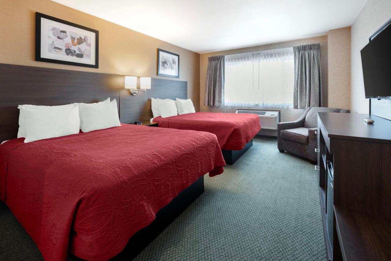 | Eagle's View Inn & Suites