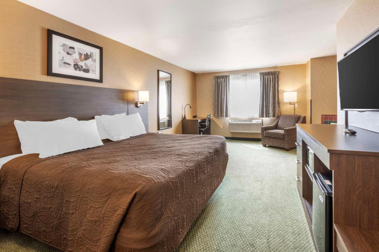| Eagle's View Inn & Suites