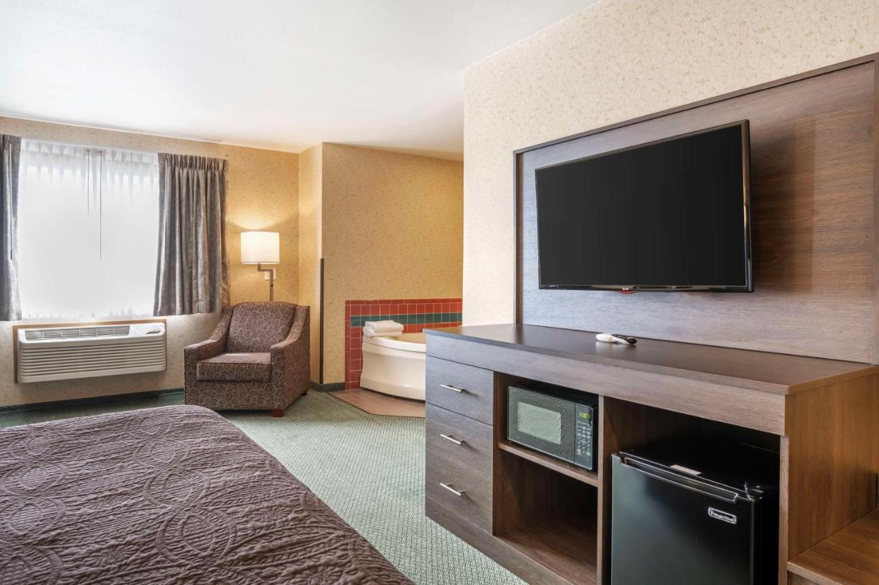 | Eagle's View Inn & Suites