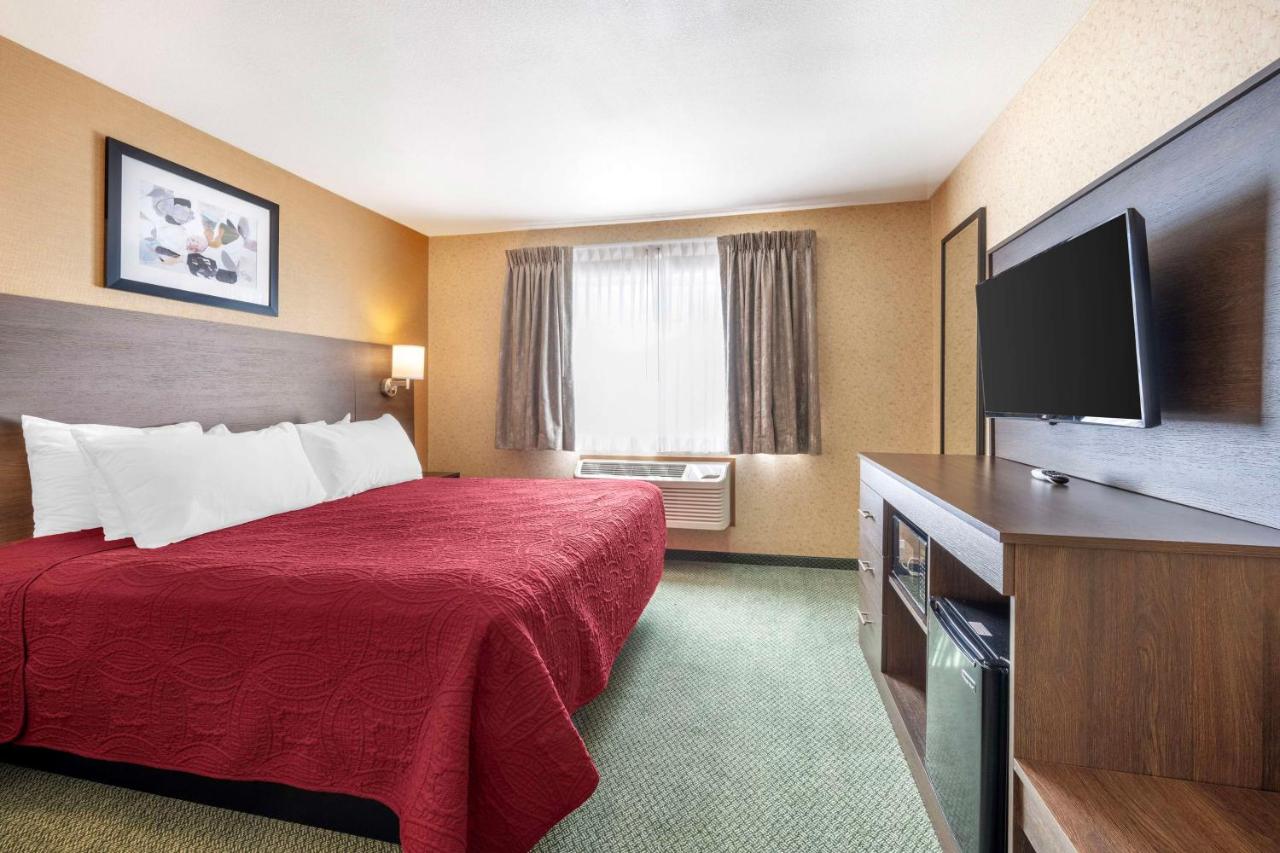 | Eagle's View Inn & Suites