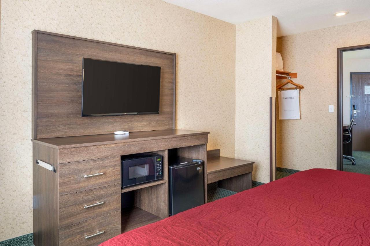 | Eagle's View Inn & Suites