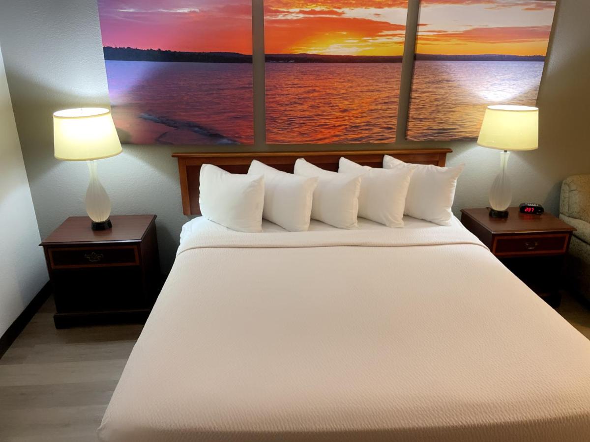 King Room - Non-Smoking at Days Inn & Suites by Wyndham Stevens Point