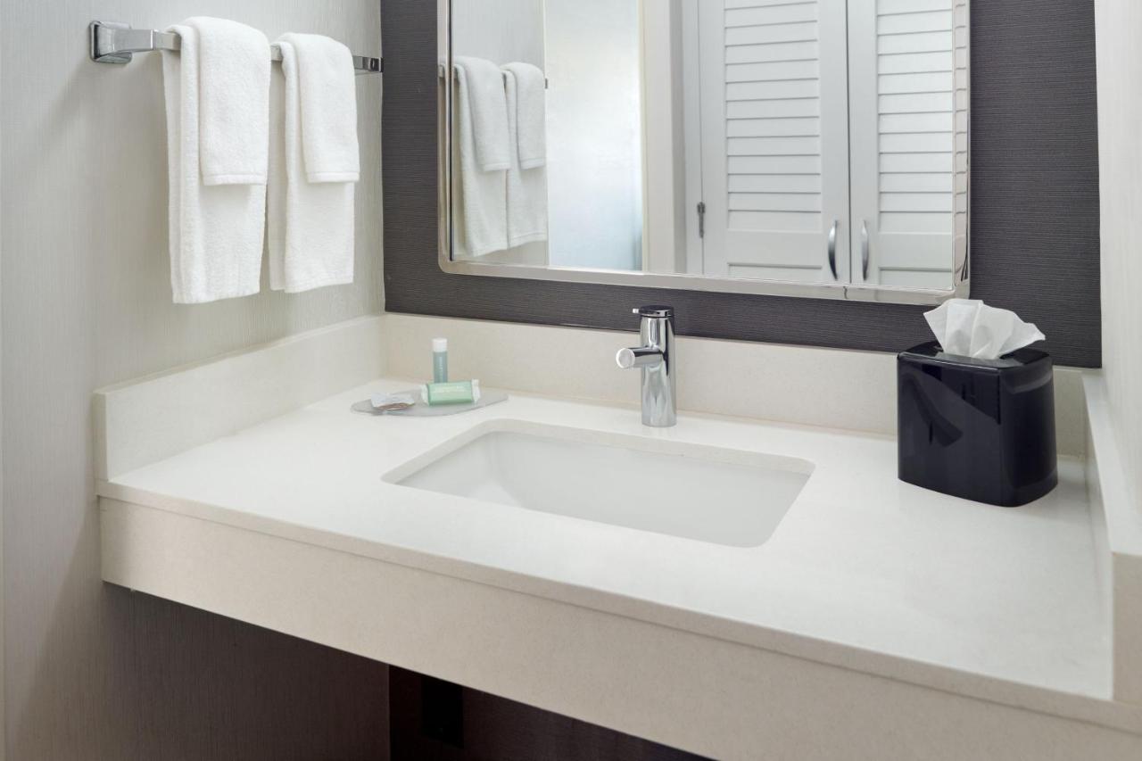 King Room with Sofa Bed and Adapted Tub - Mobility and Hearing Accessible at Courtyard by Marriott Charlottesville