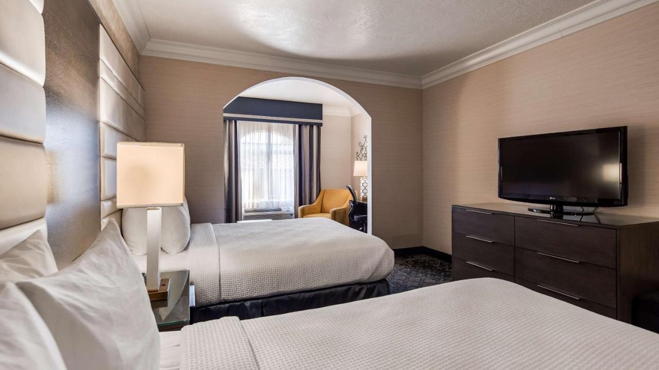 Queen Suite - Non-Smoking at Best Western Plus Abbey Inn