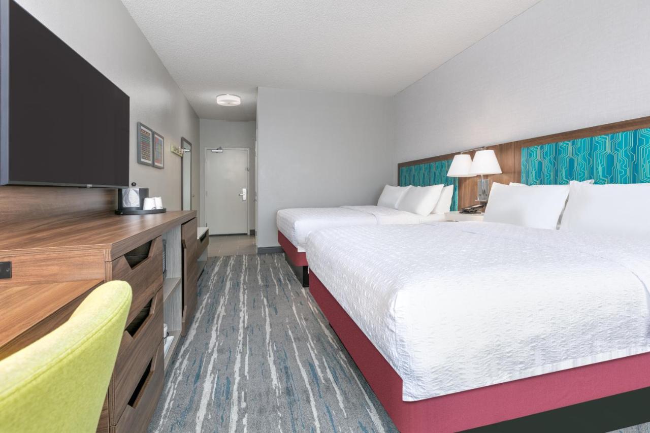 Queen Room with Two Queen Beds - Disability Access/Non-Smoking at Hampton Inn Kingsville
