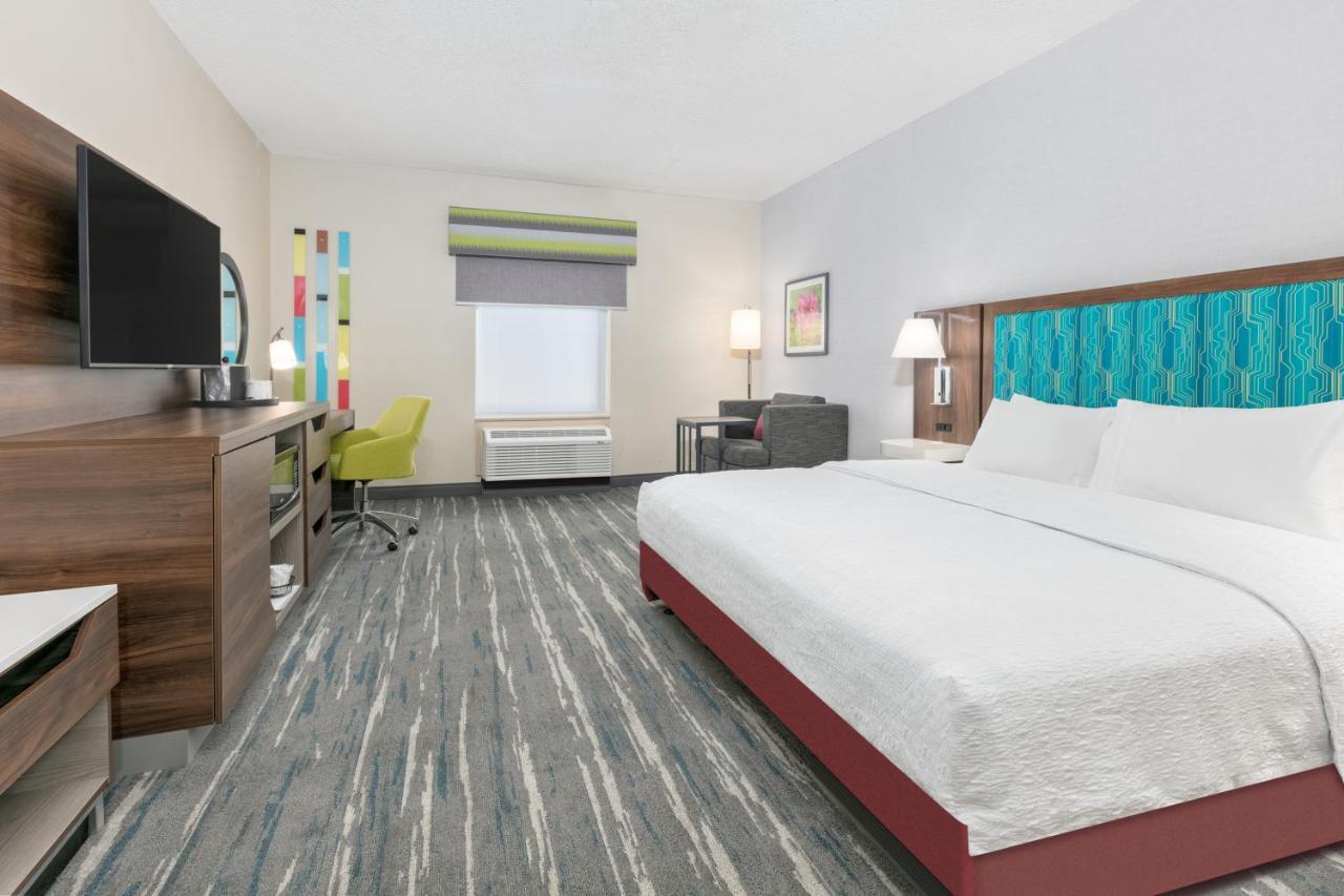 King Room - Non-Smoking at Hampton Inn Kingsville