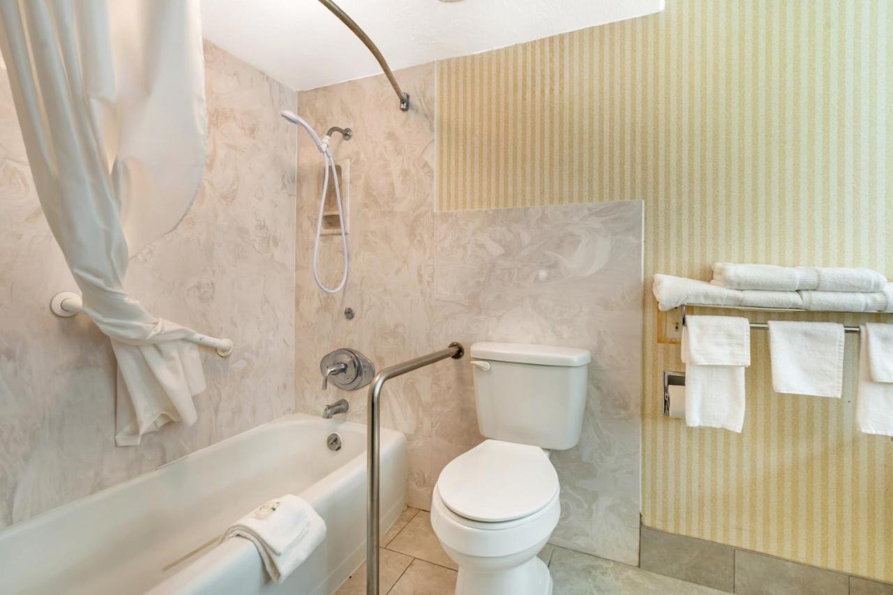 King Room - Accessible/Non-Smoking at Quality Inn Tucumcari