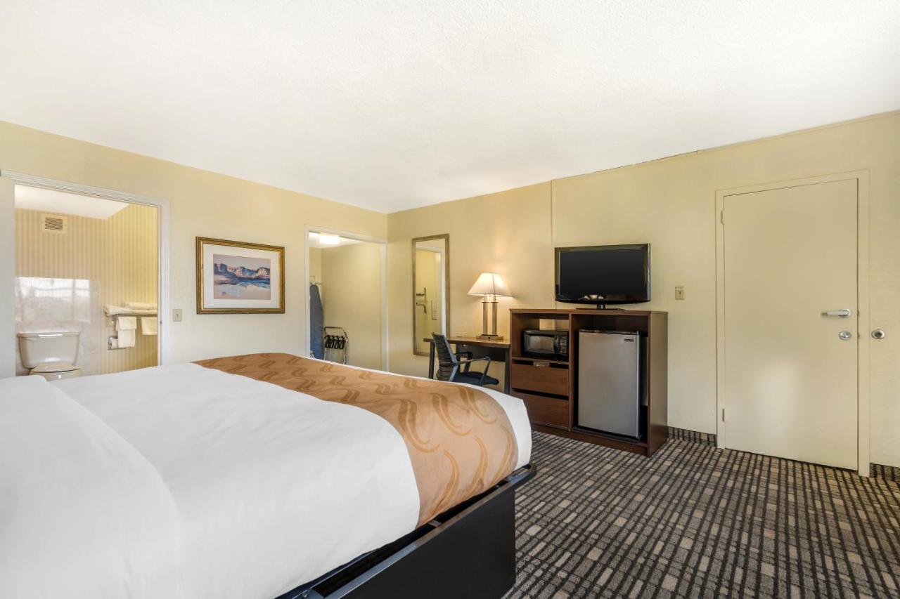 King Room - Accessible/Non-Smoking at Quality Inn Tucumcari