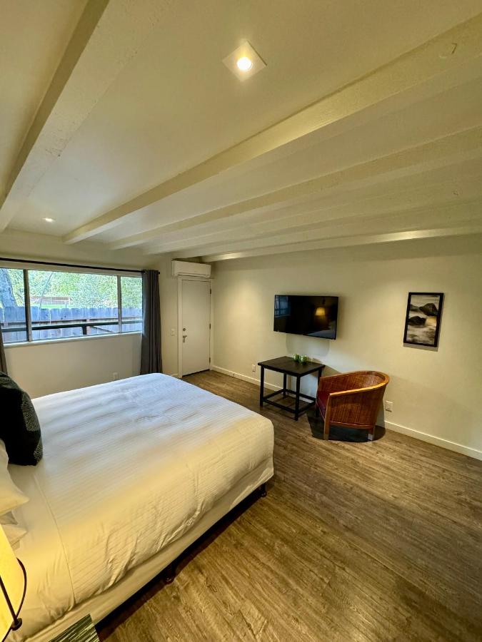 | Hidden Valley Inn