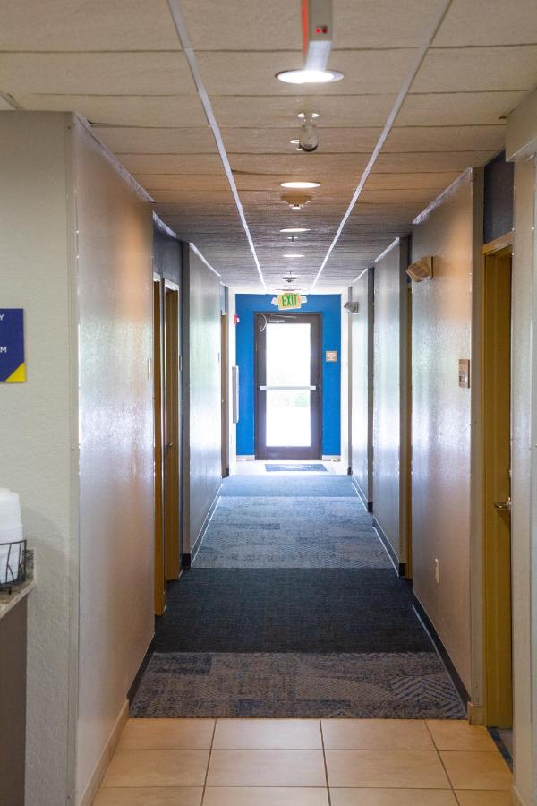 Queen Suite - Non-Smoking at Microtel Inn & Suites by Wyndham Searcy