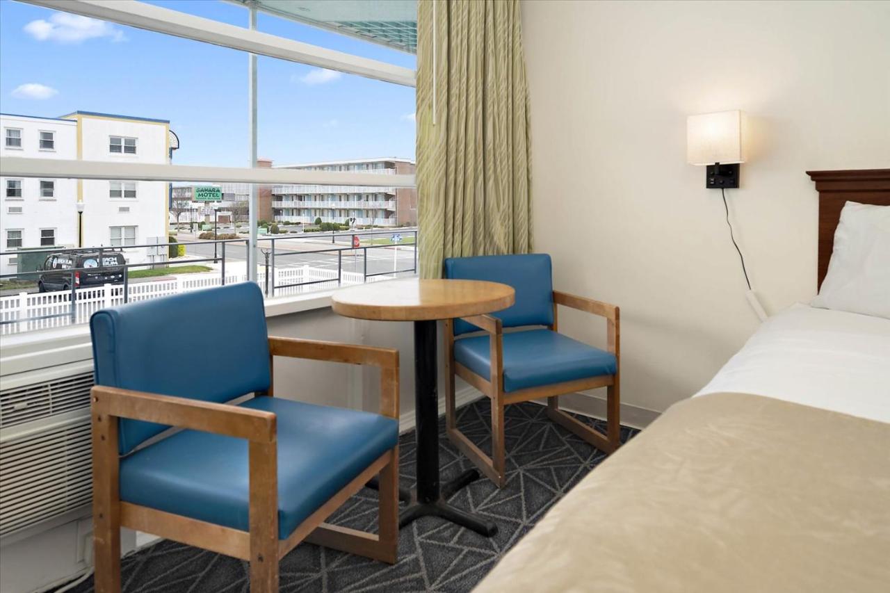 | Eden Roc Motel