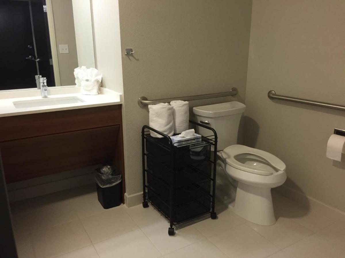 1 King Bed, Mobility/Hearing Accessible Studio Suite, Bathtub w/ Grab Bars, Non-Smoking at Microtel Inn & Suites by Wyndham Sweetwater