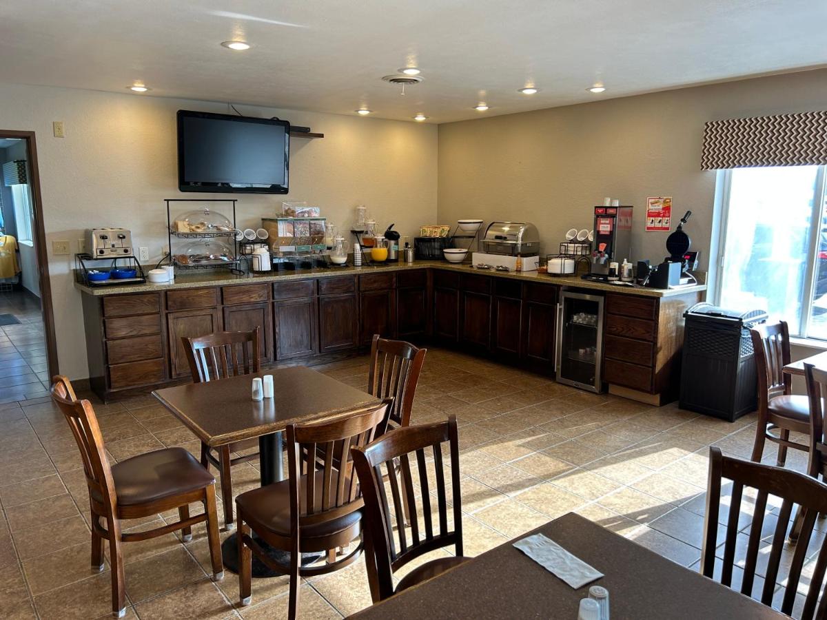 | Boarders Inn & Suites by Cobblestone Hotels - Munising