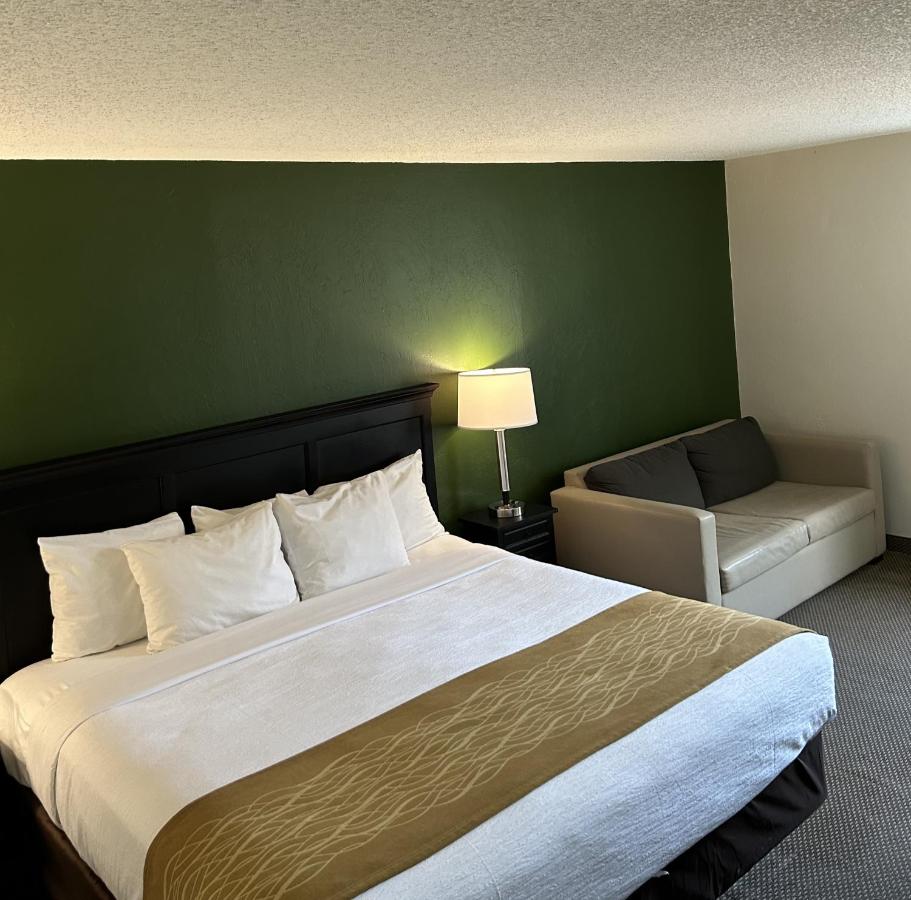 | Boarders Inn & Suites by Cobblestone Hotels - Munising