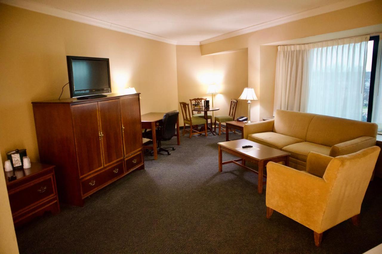 | Hotel Mead and Conference Center