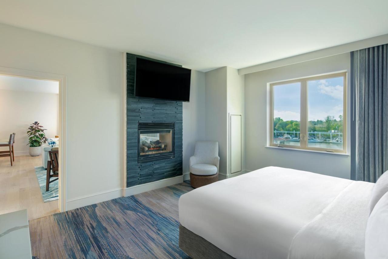Presidential Suite at The Westin Sacramento Hotel & Marina