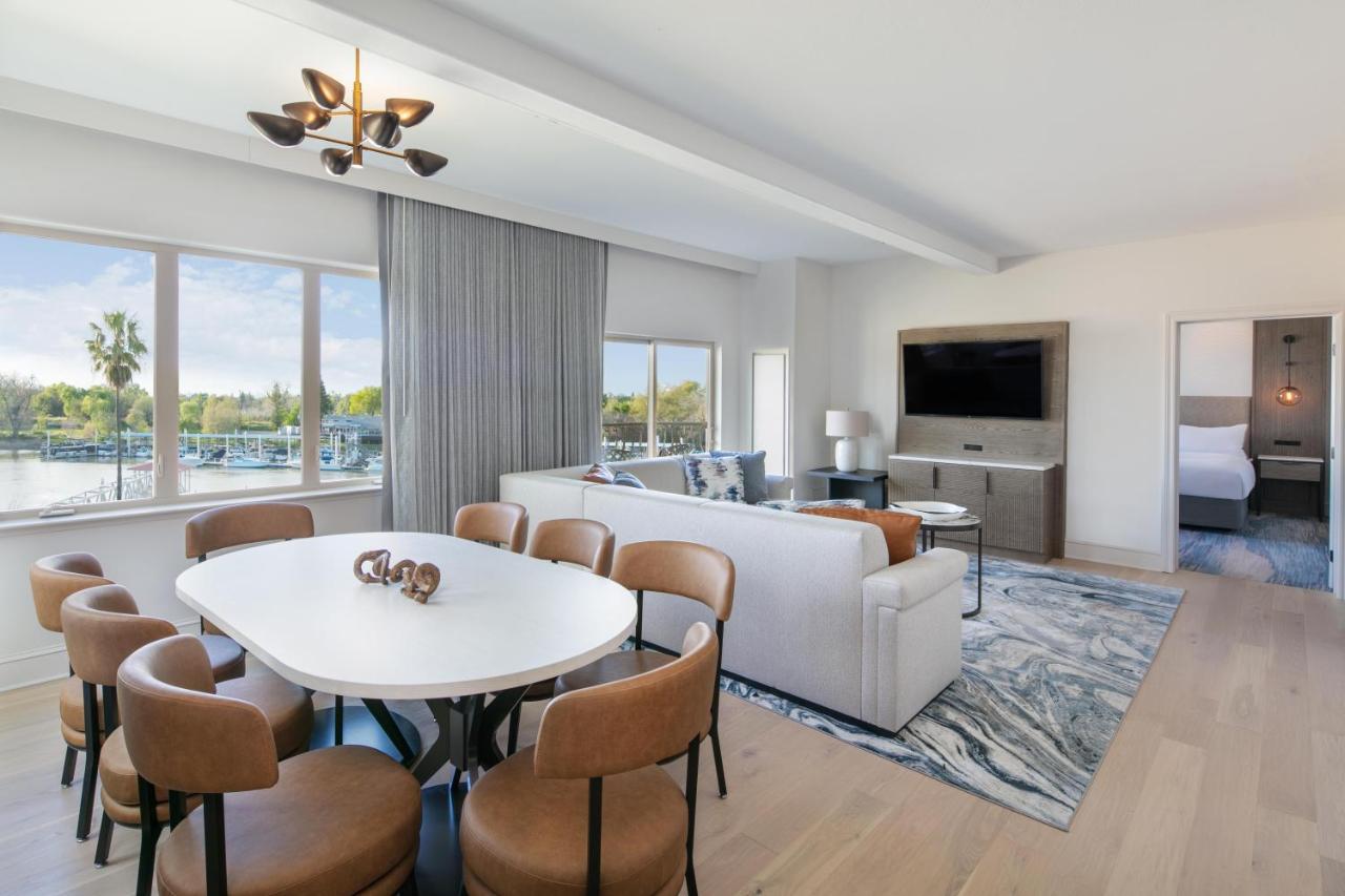 Montecarlo, Suite, 1 King, River view, Balcony at The Westin Sacramento Hotel & Marina