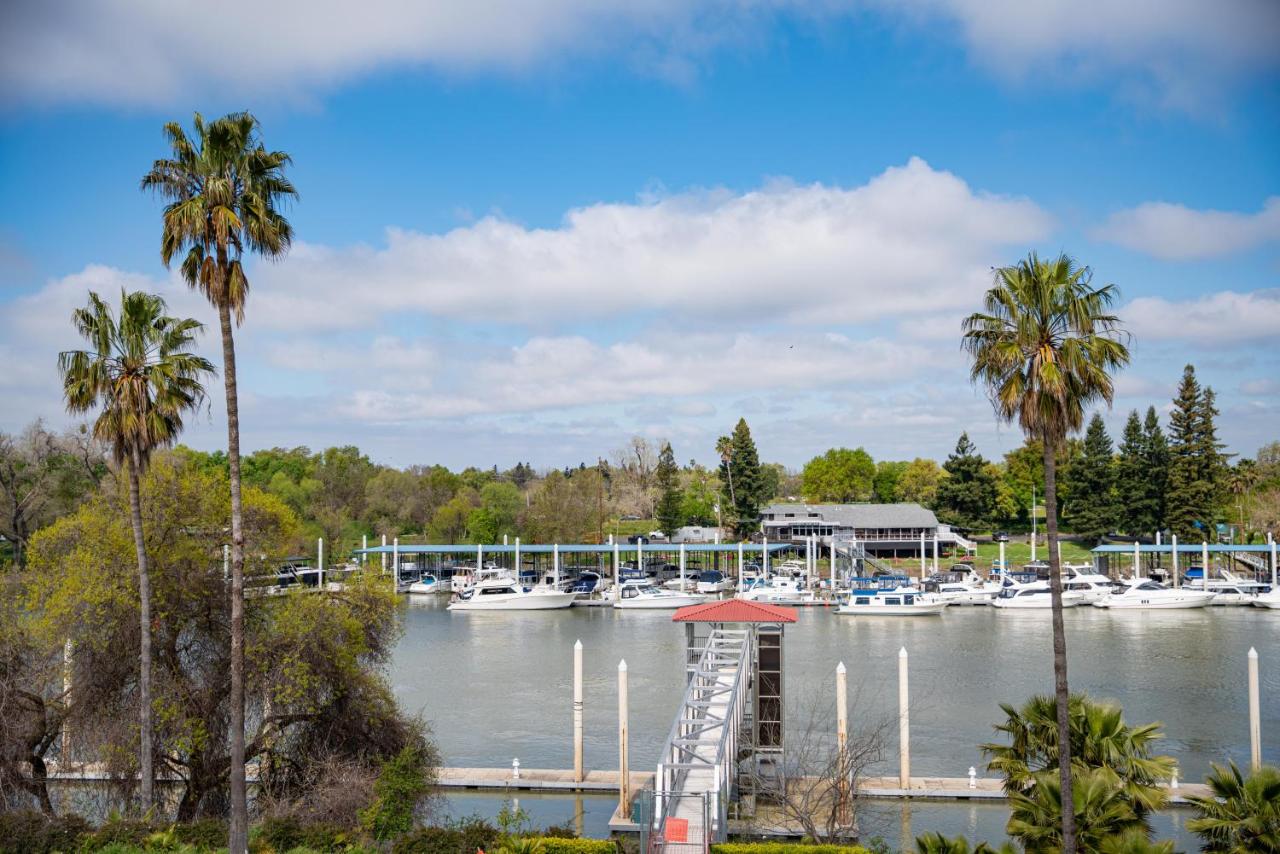 Executive Suite, 1 King, River view at The Westin Sacramento Hotel & Marina