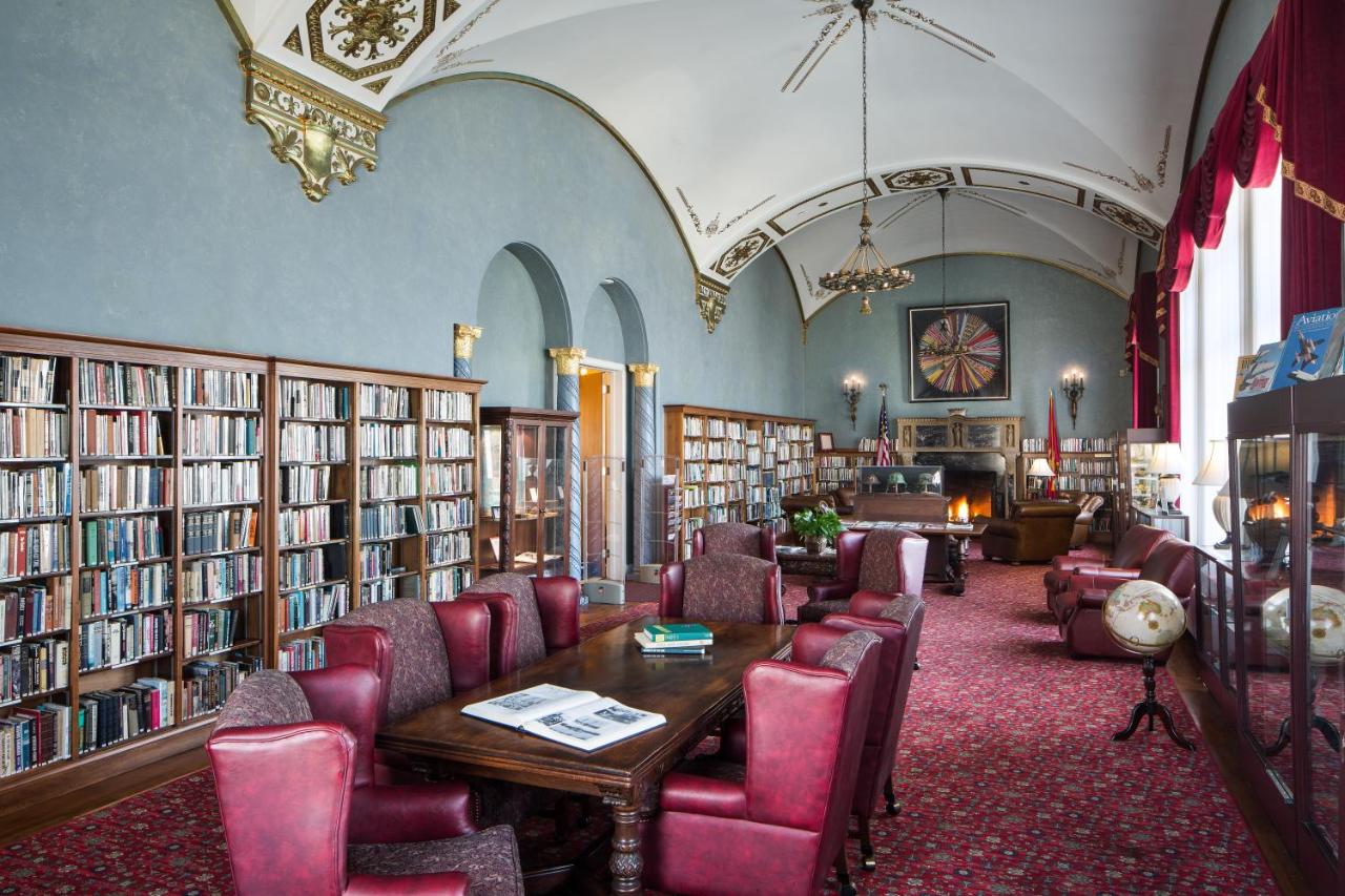 | Marines' Memorial Club & Hotel Union Square