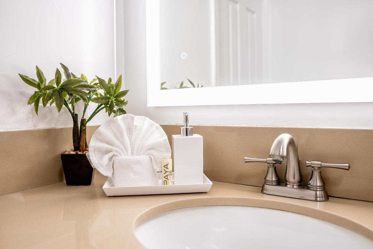 | Little Inn By The Bay Newport Beach Hotel