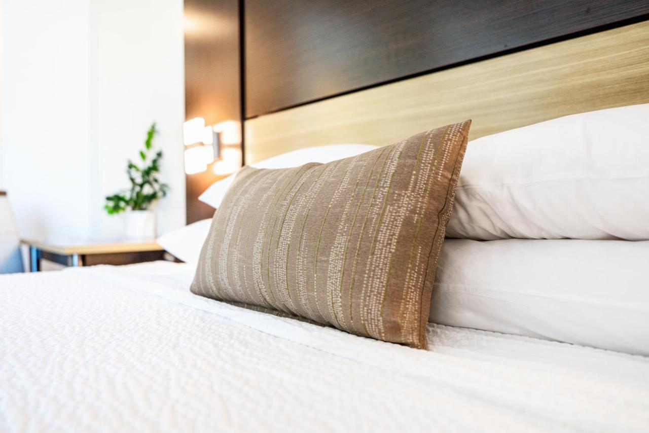 | Little Inn By The Bay Newport Beach Hotel