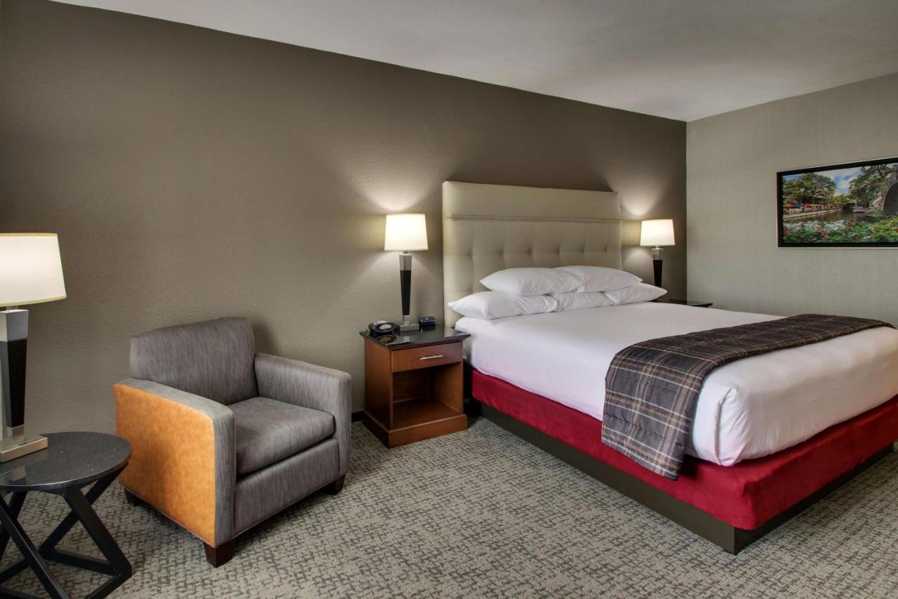 Deluxe King Room at Drury Inn & Suites San Antonio Northwest Medical Center