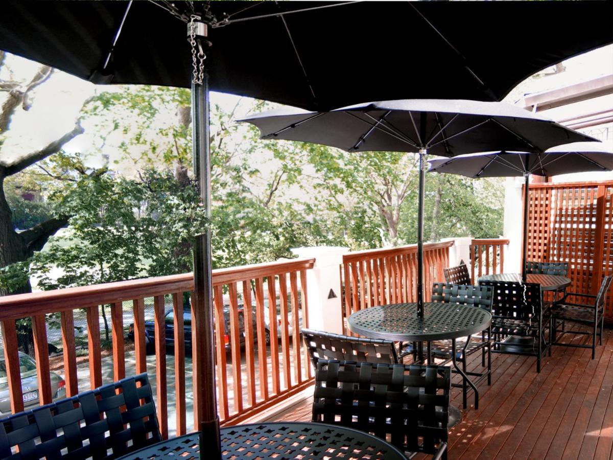 | Longwood Inn