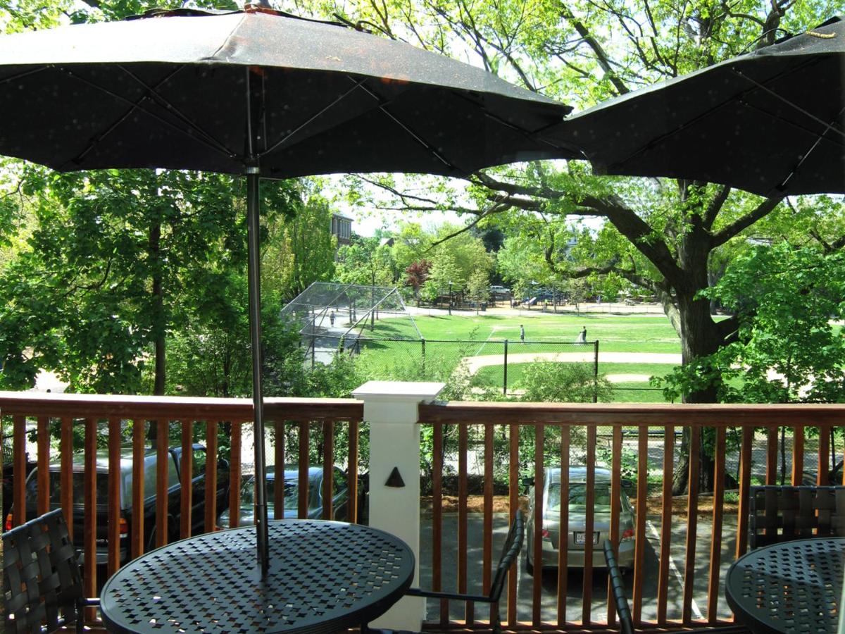 | Longwood Inn