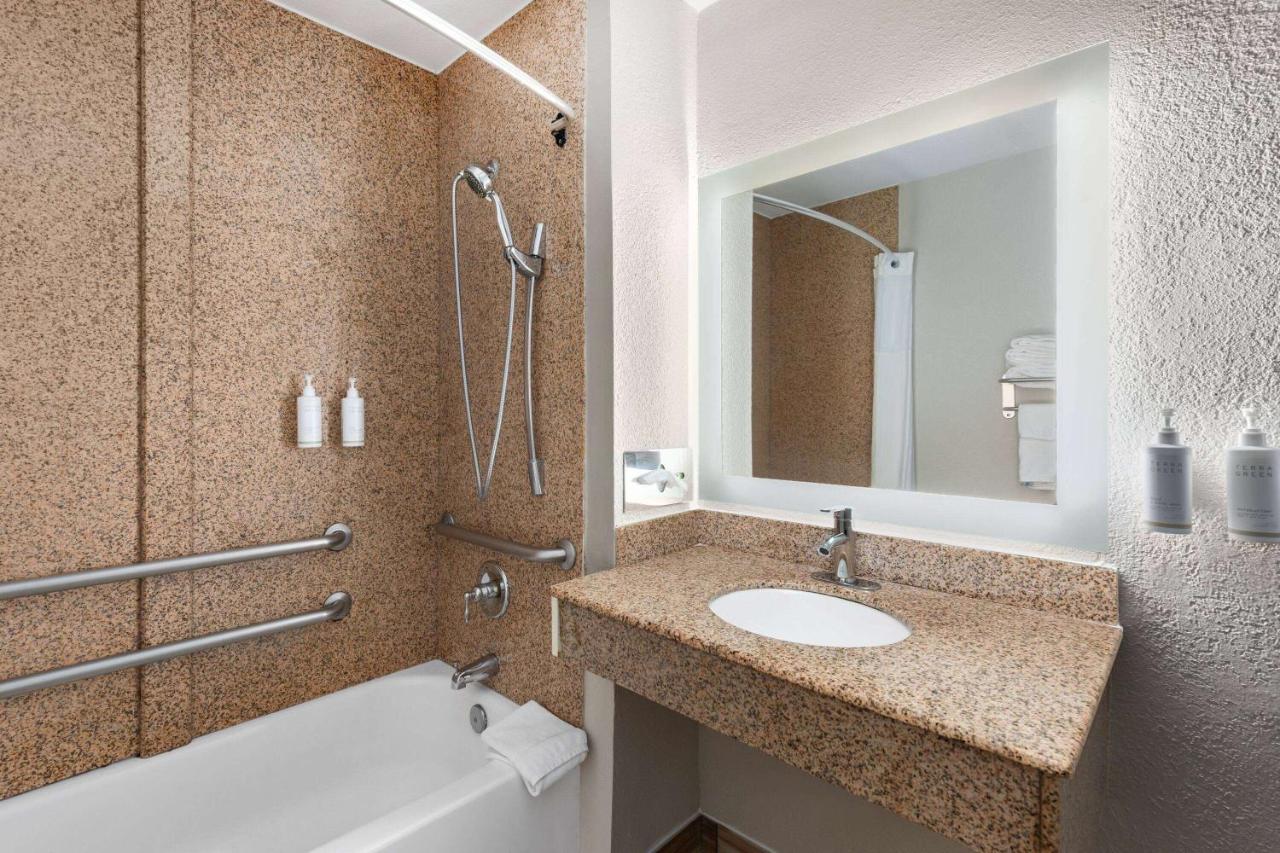 | Days Inn by Wyndham Chattanooga Lookout Mountain West