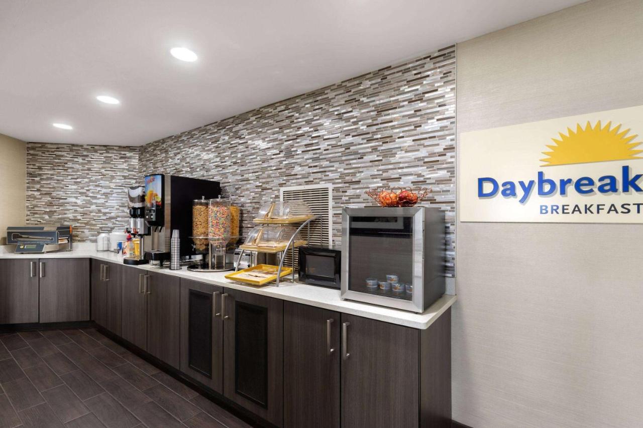 | Days Inn by Wyndham Chattanooga Lookout Mountain West