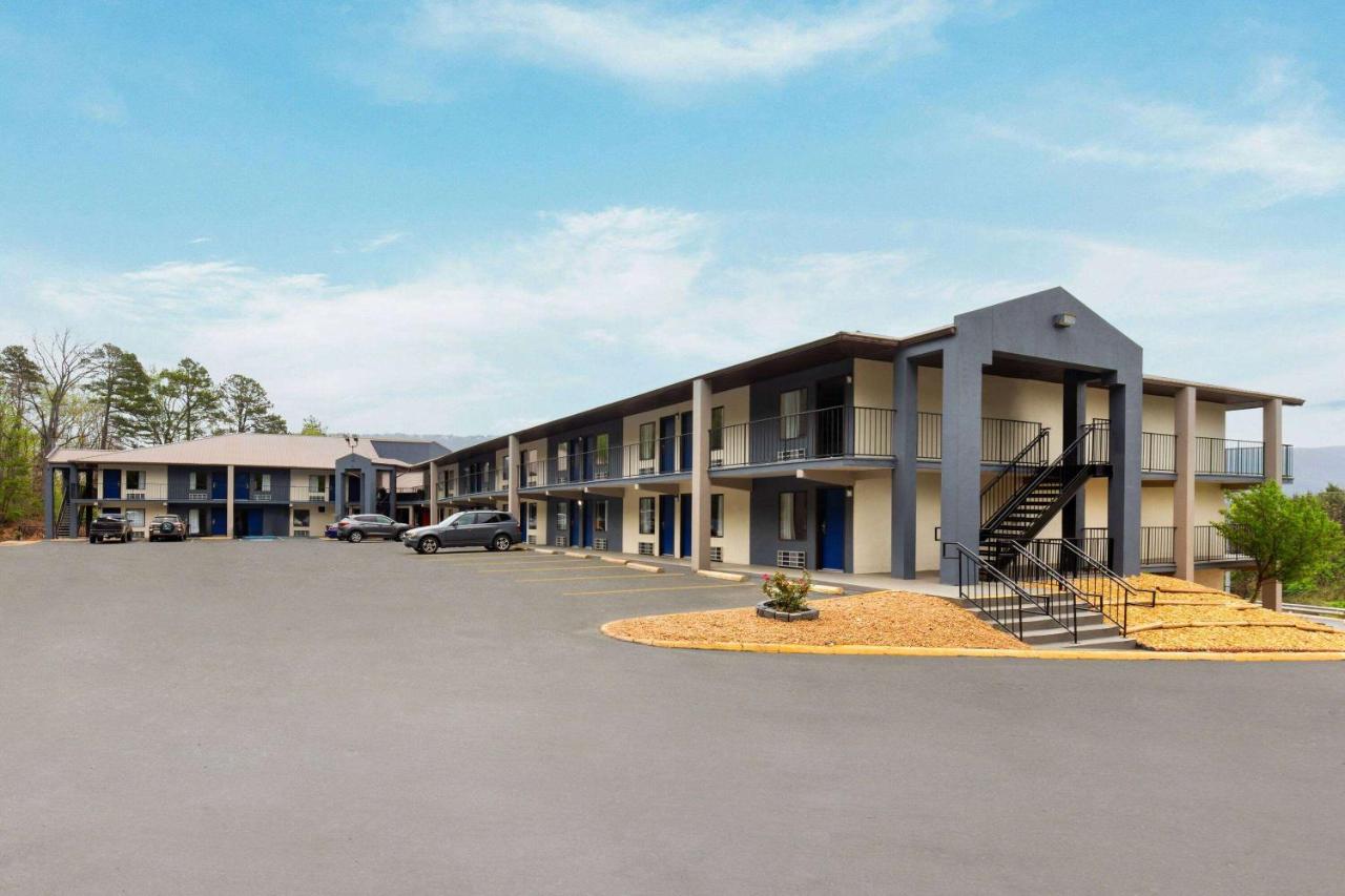 | Days Inn by Wyndham Chattanooga Lookout Mountain West