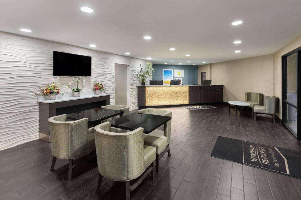 | Days Inn by Wyndham Chattanooga Lookout Mountain West