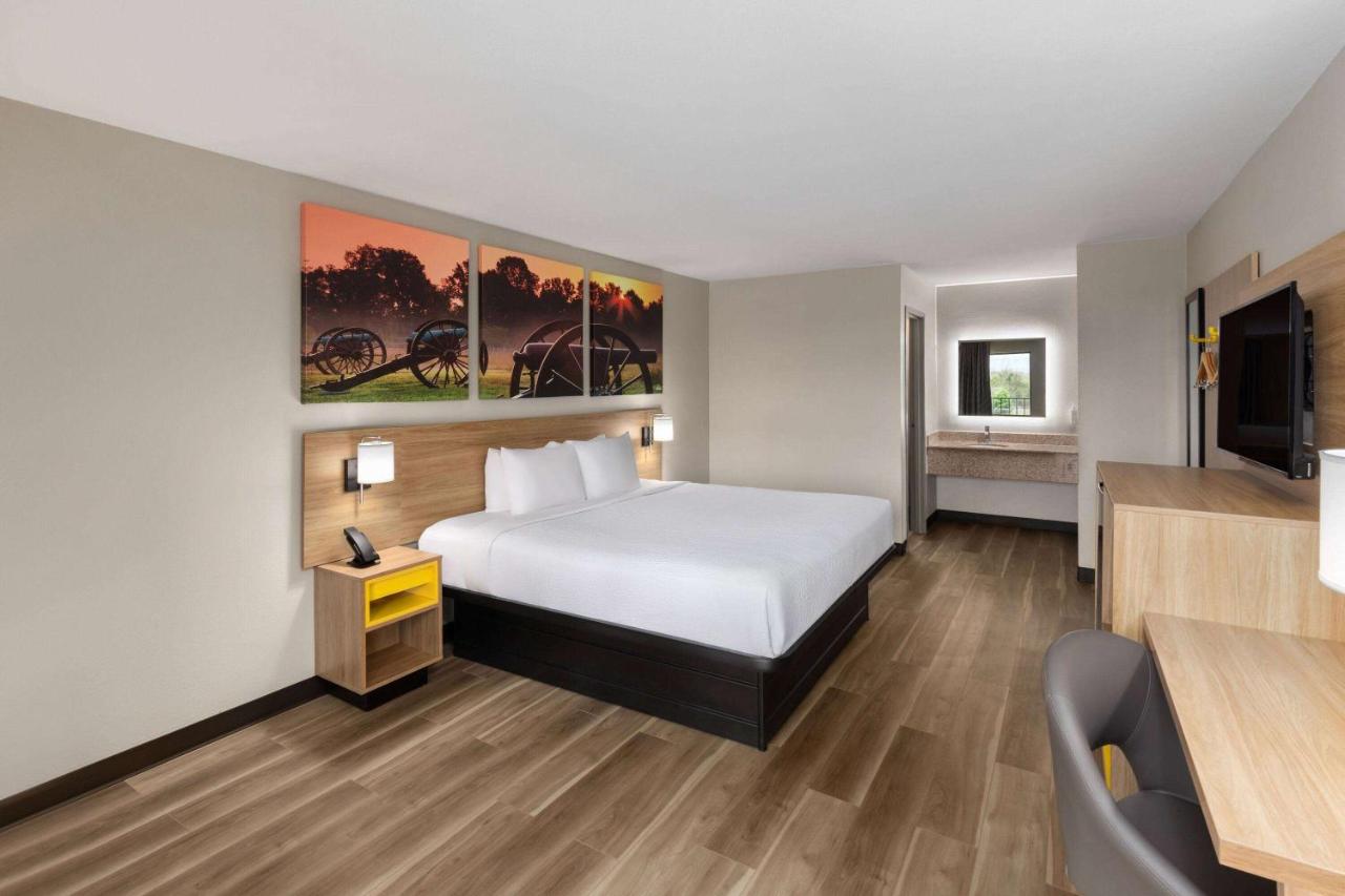 | Days Inn by Wyndham Chattanooga Lookout Mountain West