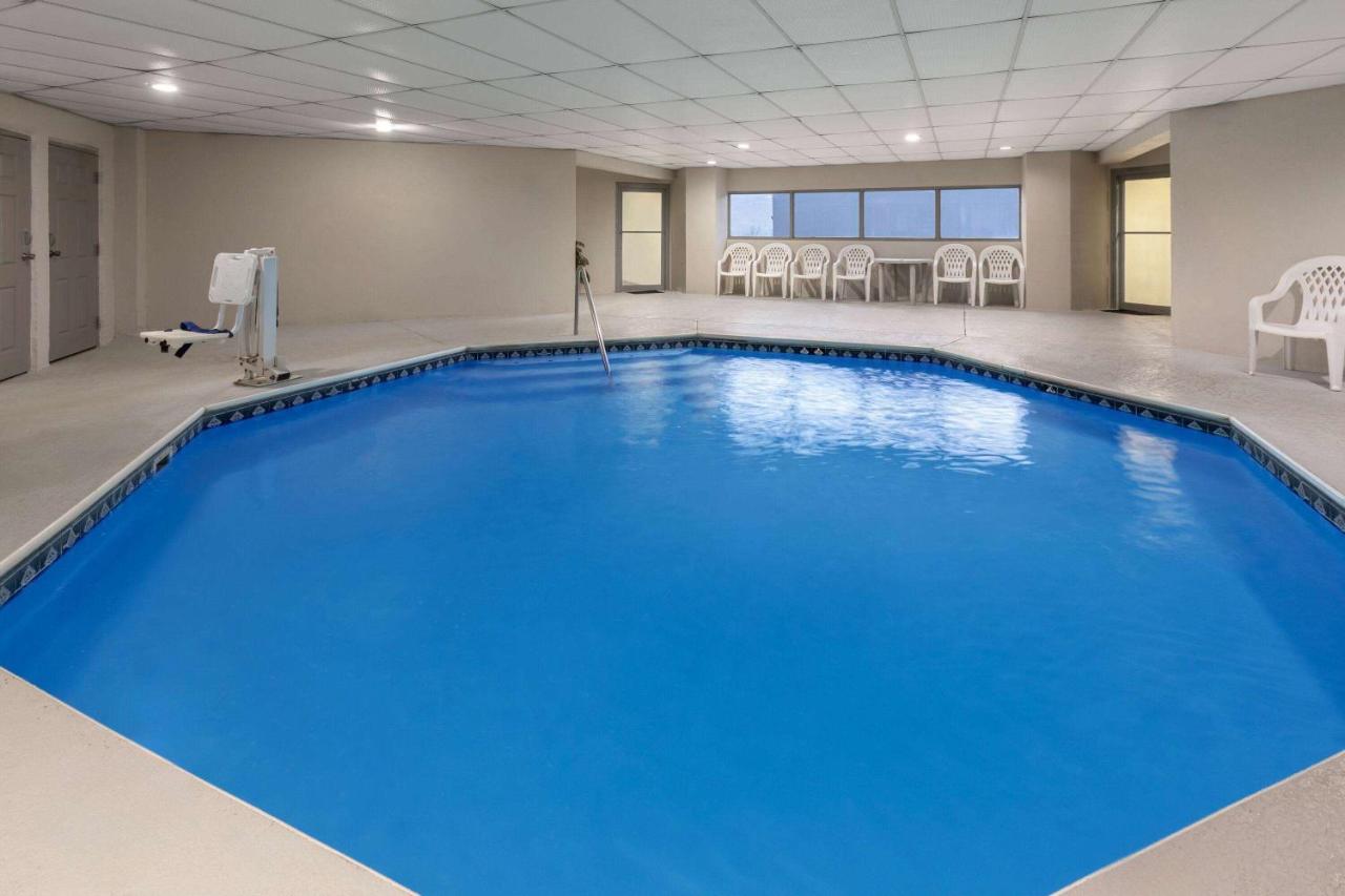 | Days Inn by Wyndham Chattanooga Lookout Mountain West