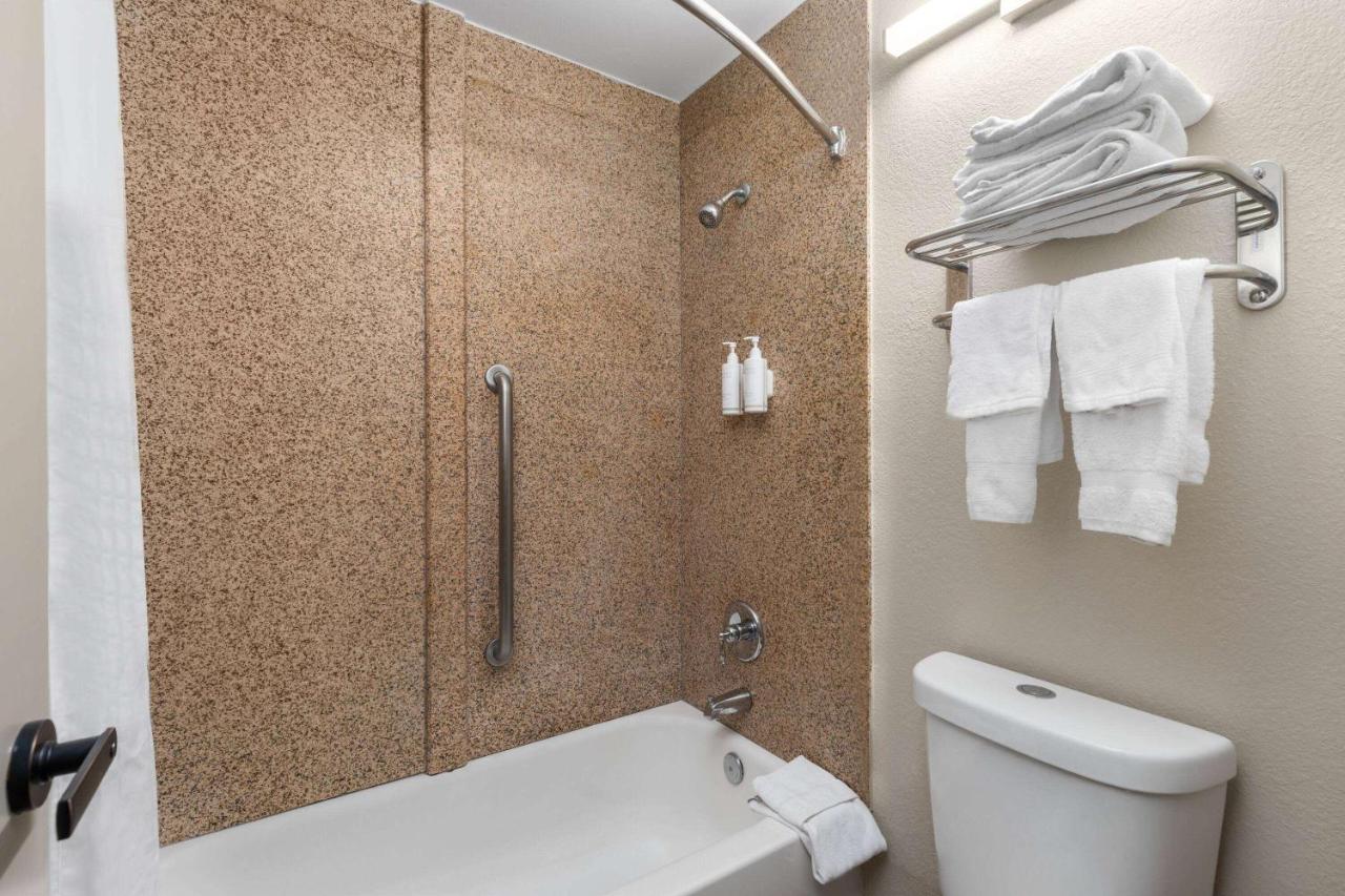 | Days Inn by Wyndham Chattanooga Lookout Mountain West
