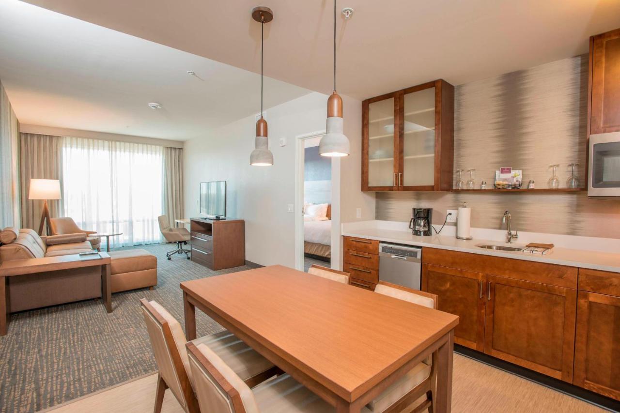 Deluxe Queen Suite at Residence Inn by Marriott Cincinnati Midtown/Rookwood